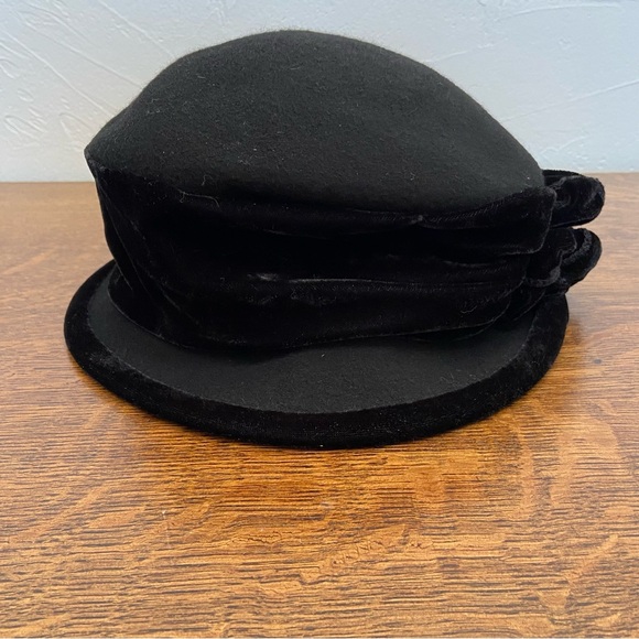 VINTAGE WOOL BLACK WOMENS BOW RIBBON BOWLER CLARA BOW RETRO HAT - Picture 8 of 16